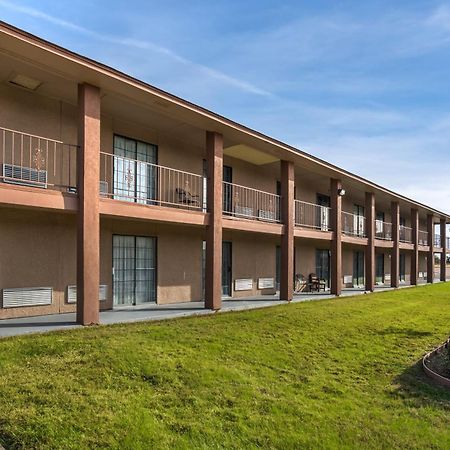 Red Roof Inn & Suites Sulphur Springs Exterior foto
