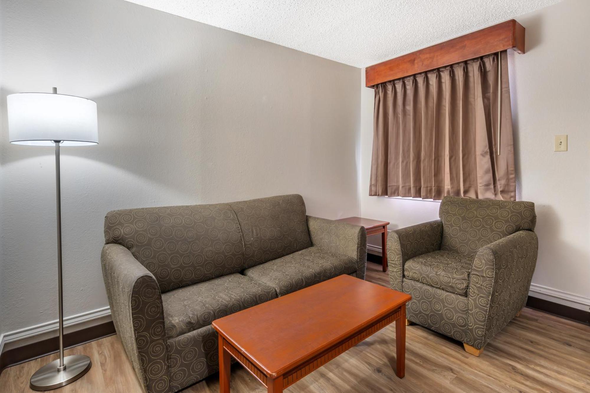 Red Roof Inn & Suites Sulphur Springs Exterior foto