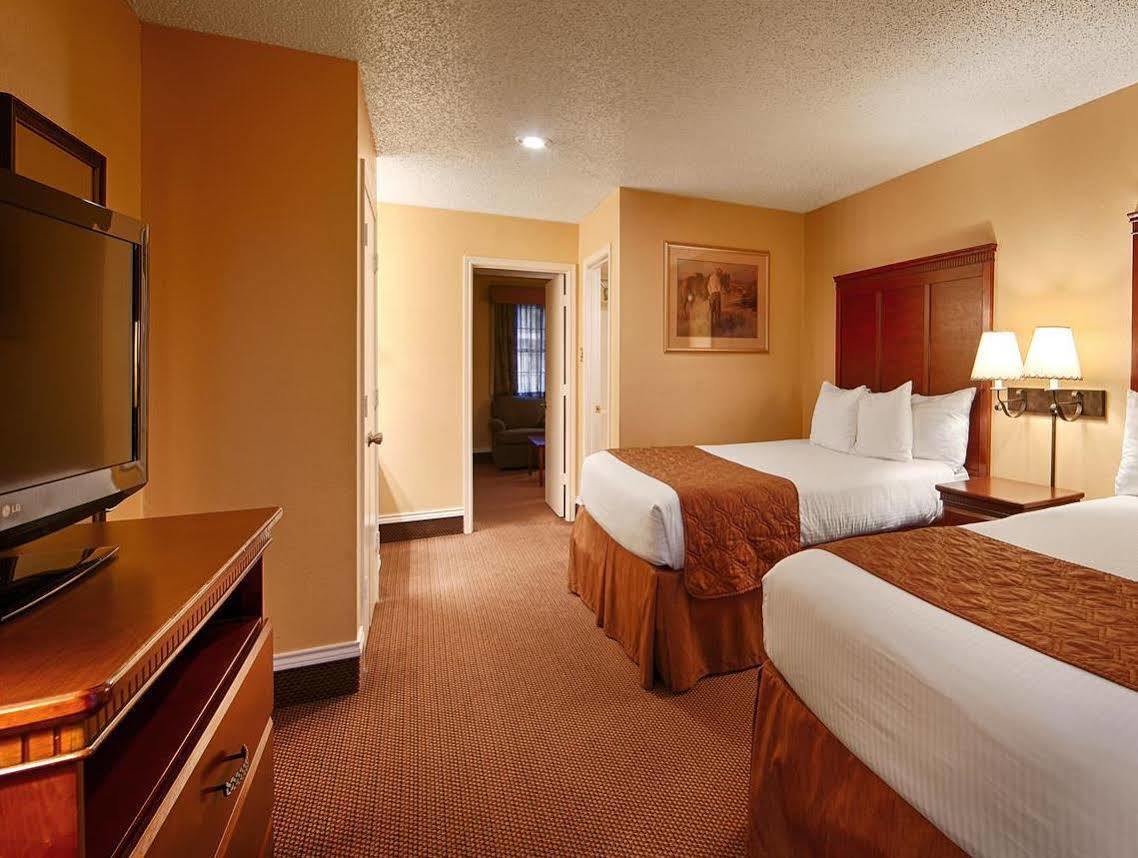 Red Roof Inn & Suites Sulphur Springs Exterior foto