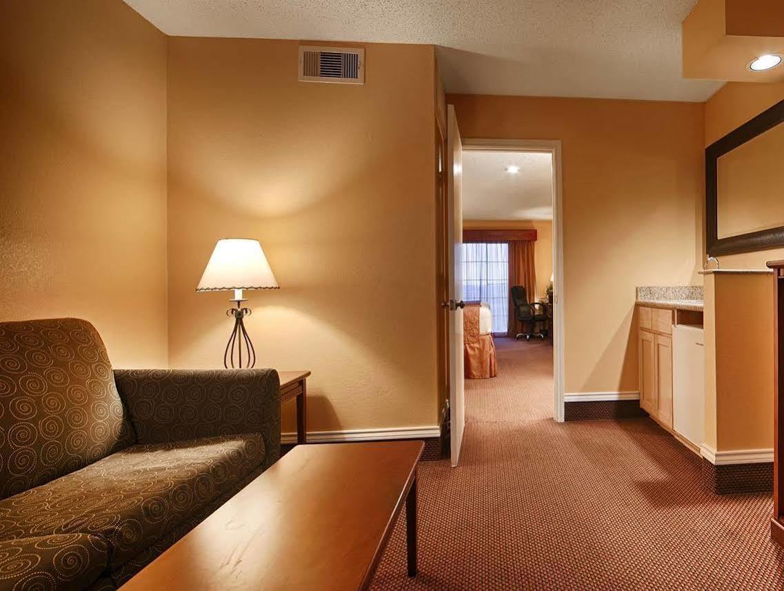 Red Roof Inn & Suites Sulphur Springs Exterior foto